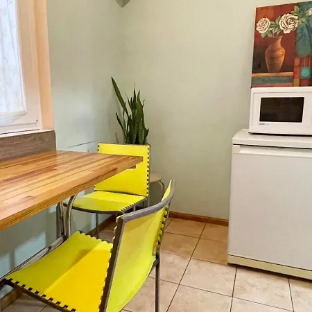 крехівська 5,апартаменти зі світлом в центрі, дві спальні