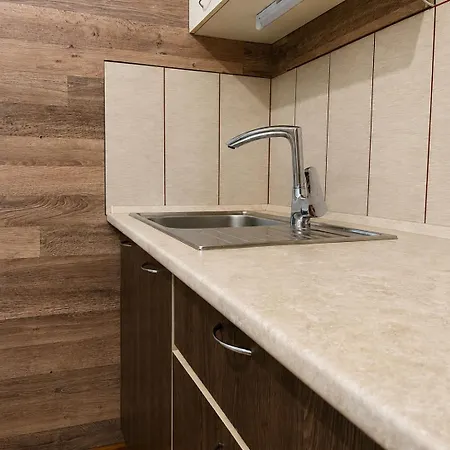 Apartmán крехівська 5 в центрі, біля тц форум, дві спальні,самопоселення *