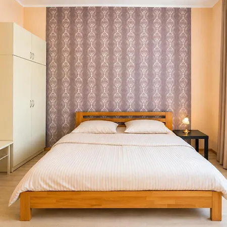 Apartmán крехівська 5 в центрі, біля тц форум, дві спальні,самопоселення