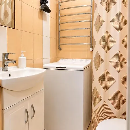крехівська 5 в центрі, біля тц форум, дві спальні,самопоселення Lvov
