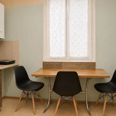 крехівська 5 в центрі, біля тц форум, дві спальні,самопоселення Apartmán