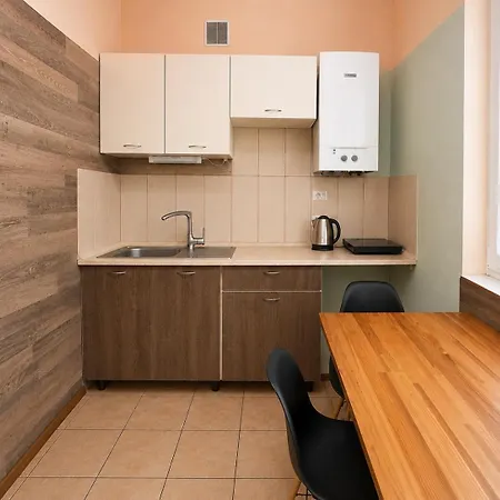 Apartmán крехівська 5 в центрі, біля тц форум, дві спальні,самопоселення Lvov