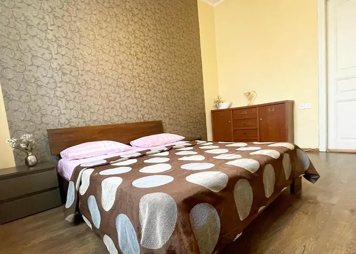 крехівська 5,апартаменти зі світлом в центрі, дві спальні