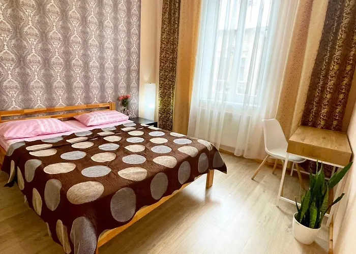 крехівська 5,апартаменти зі світлом в центрі, дві спальні *