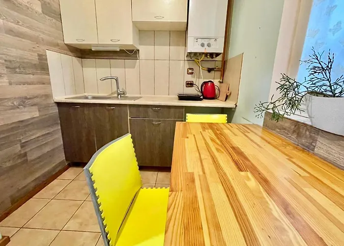 крехівська 5,апартаменти зі світлом в центрі, дві спальні Apartamento